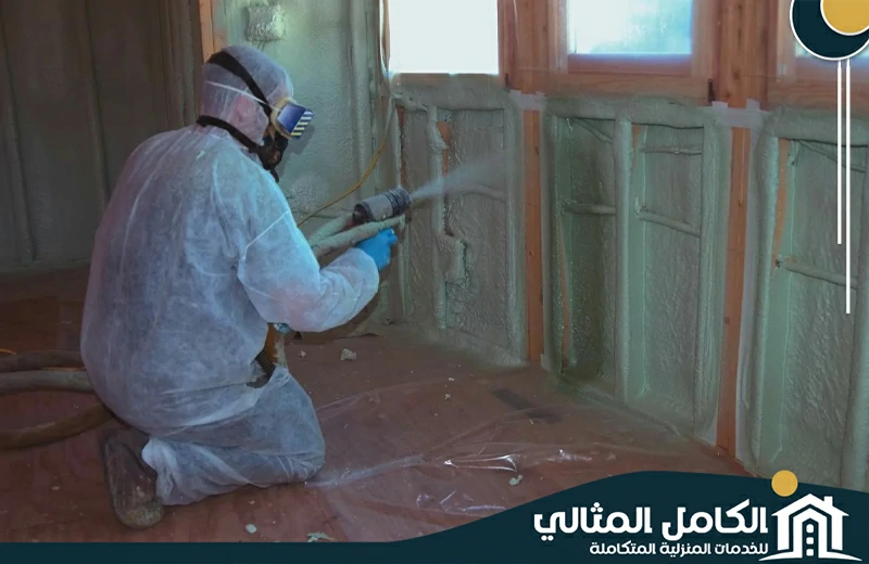 فنيو شركة عزل فوم بالاحساء يطبقون عزل الفوم الاحترافي على الجدران الخشبية، مانعاً التسرب الحراري والمائي. خدمتنا في عزل فوم بالأحساء تضمن ترشيد استهلاك الطاقة وحماية منزلك من حرارة الصيف الكامل المثالي 0555904670.